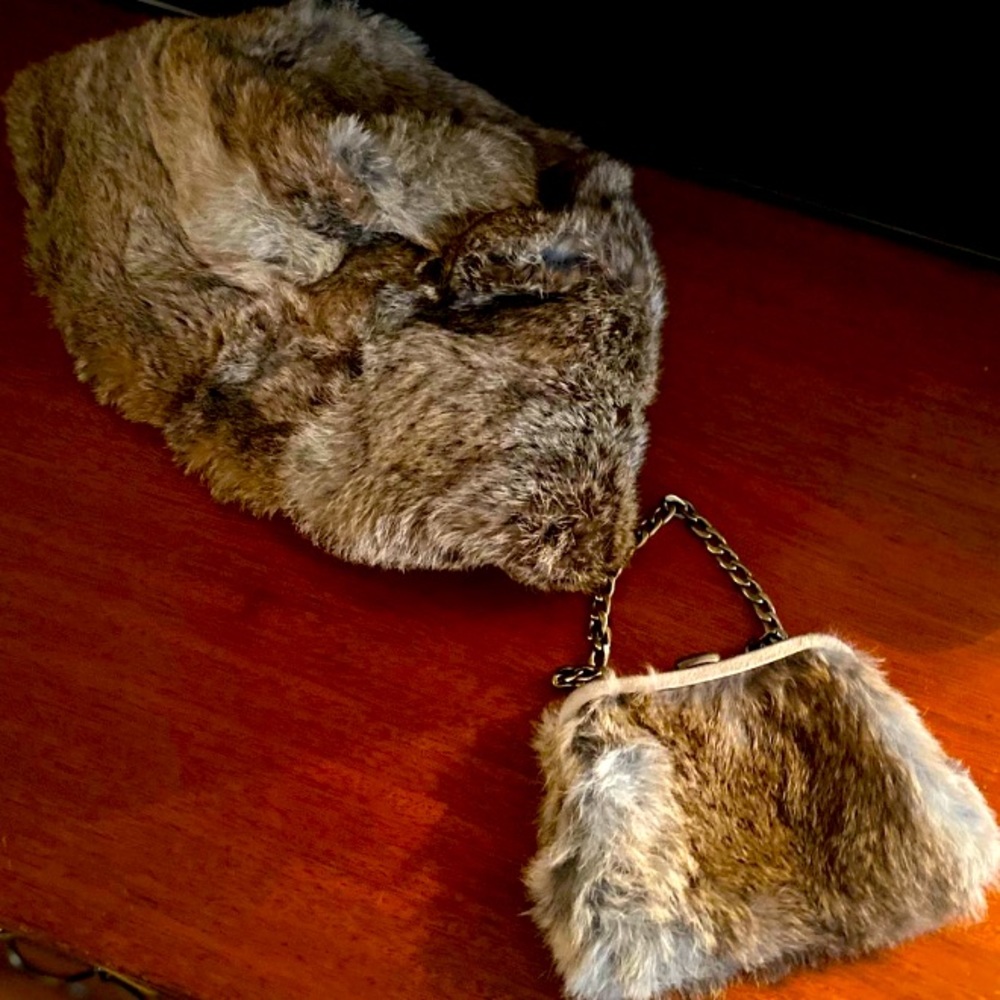 Michael Kors Bucket Hat & Wristlet